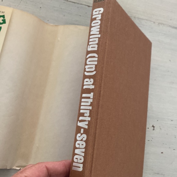 Growing Up at 37 by Jerry Rubin 1976 Hardcover Book - Picture 5 of 14
